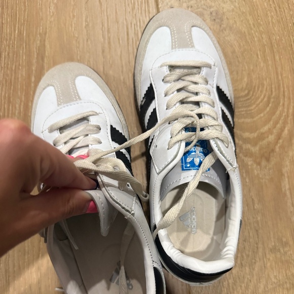 adidas Shoes - Size 5 Women’s Adidas Sambas
